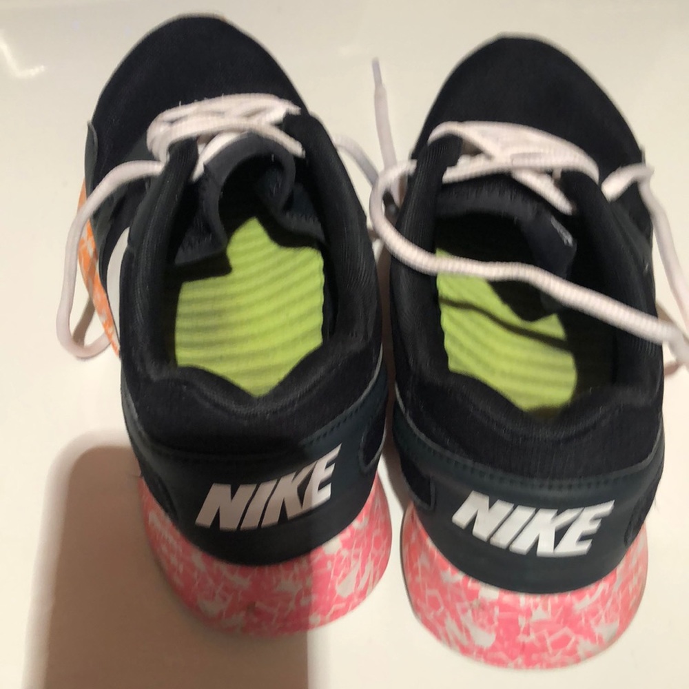Nike tennis shoes